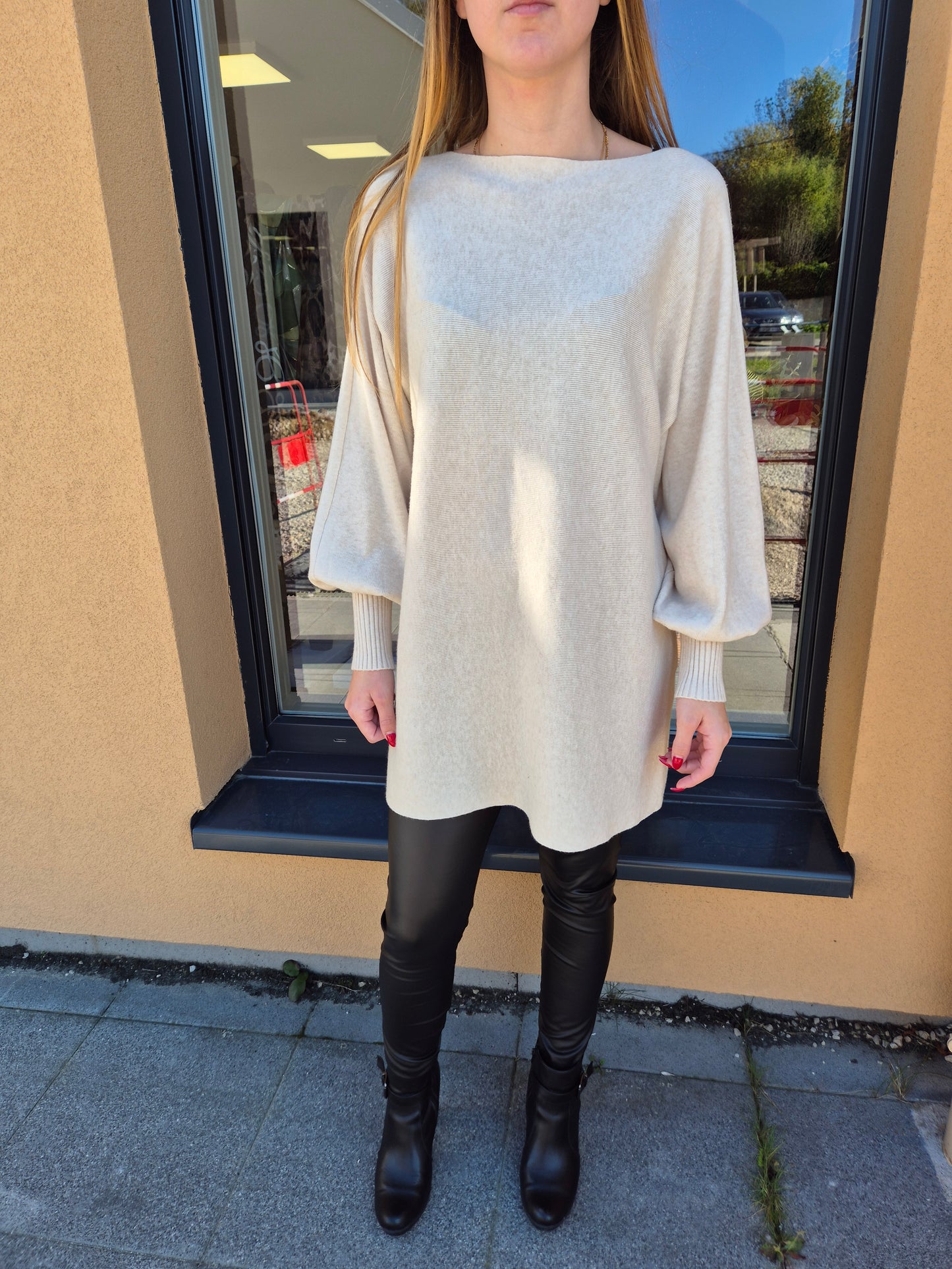 Pull beige oversize